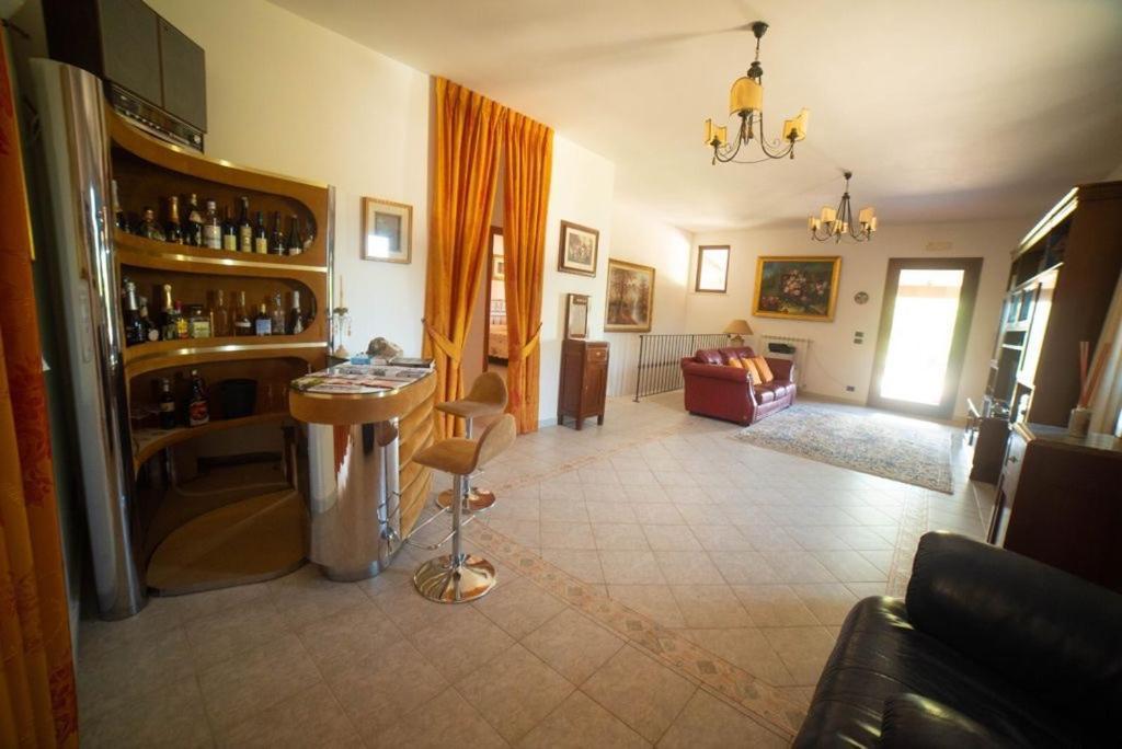 Villa Patrizia-Luxury Villa Mottola Eksteriør bilde