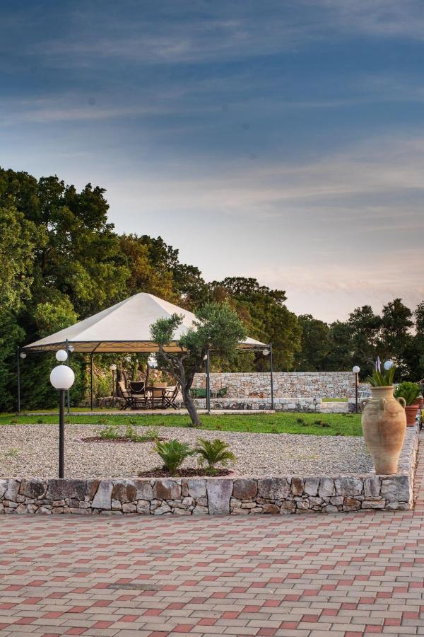 Villa Patrizia-Luxury Villa Mottola Eksteriør bilde